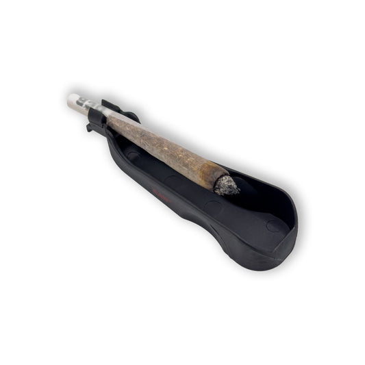 RAW Catcher Aschenbecher mit eingelegtem Rauchutensil zur Demonstration