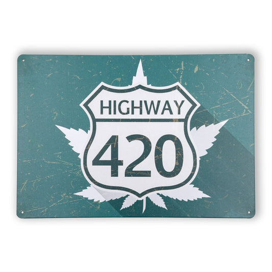 Highway 420 Blechschild in Grün mit Retro-Vintage Design und Route-Motiv